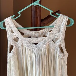 Gorgeous loose fitting, flowing summer knee-high dress